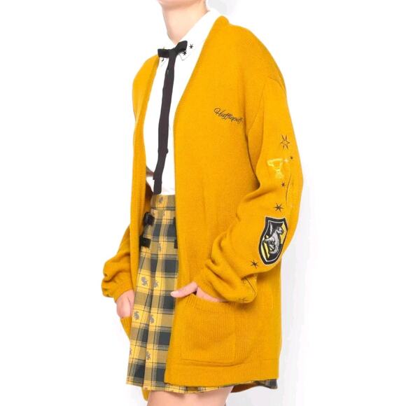 Harry Potter Womens Cardigan HufflePuff Sweater Yellow Embroidered Size 2X - Picture 1 of 12